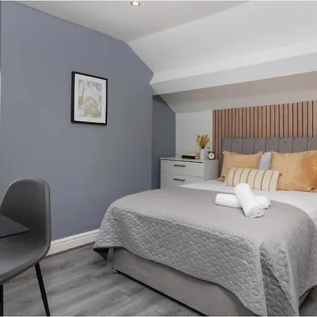 Residency Apartments Sefton Road Walton on the Hill Экстерьер фото