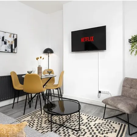 Residency Apartments Sefton Road Walton on the Hill Экстерьер фото