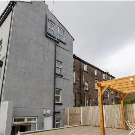 Residency Apartments Sefton Road Walton on the Hill Экстерьер фото